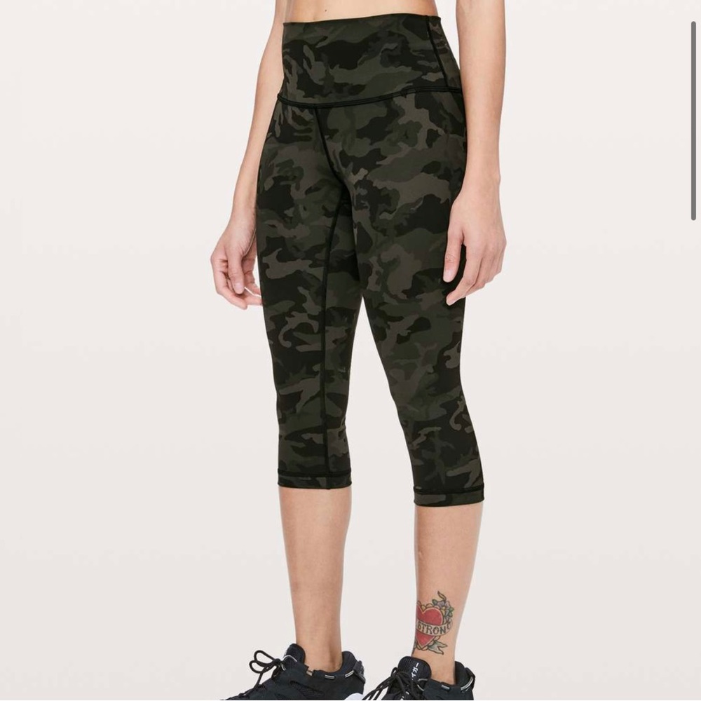 Lululemon Wunder Under High-Rise 1/2
Tight Full-On Luxtreme Camo 0